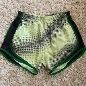 Pre owned Green Women’s Nike Activewear Shorts Sz S